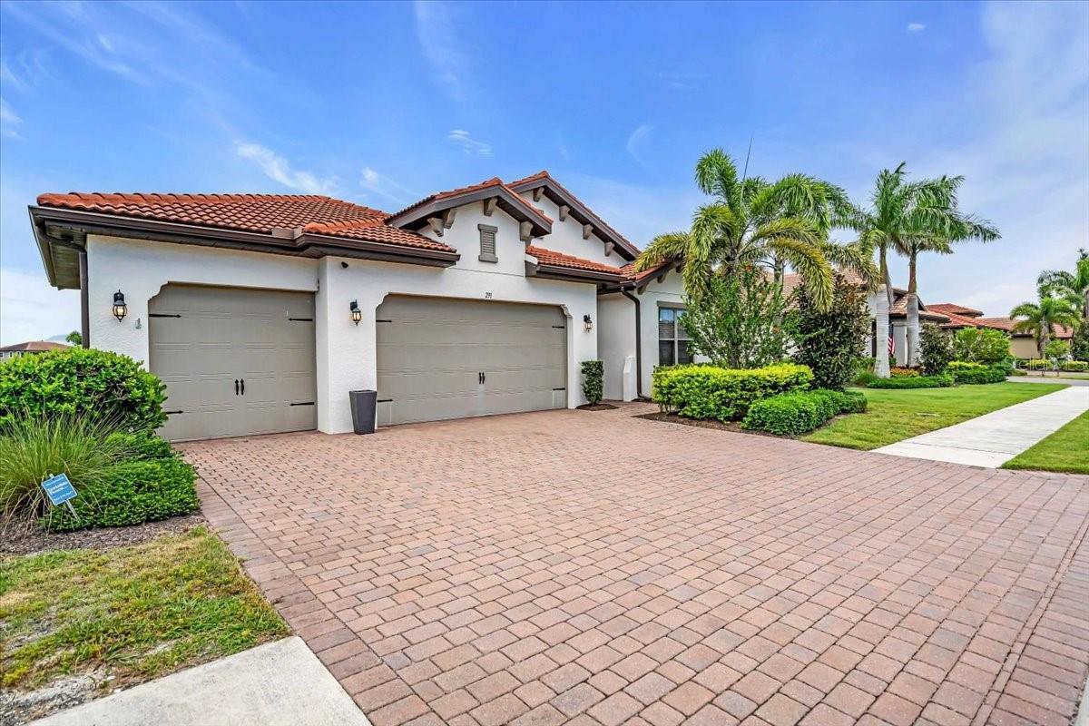 Property Photo: 291 Toscavilla Boulevard FL 34275