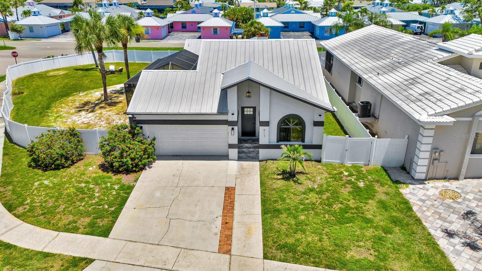 Property Photo: 917 Shagos Drive FL 33572