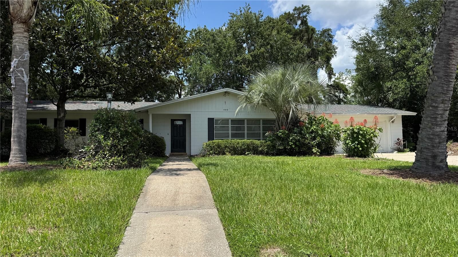Property Photo:  4410 NW 18th Place  FL 32605 