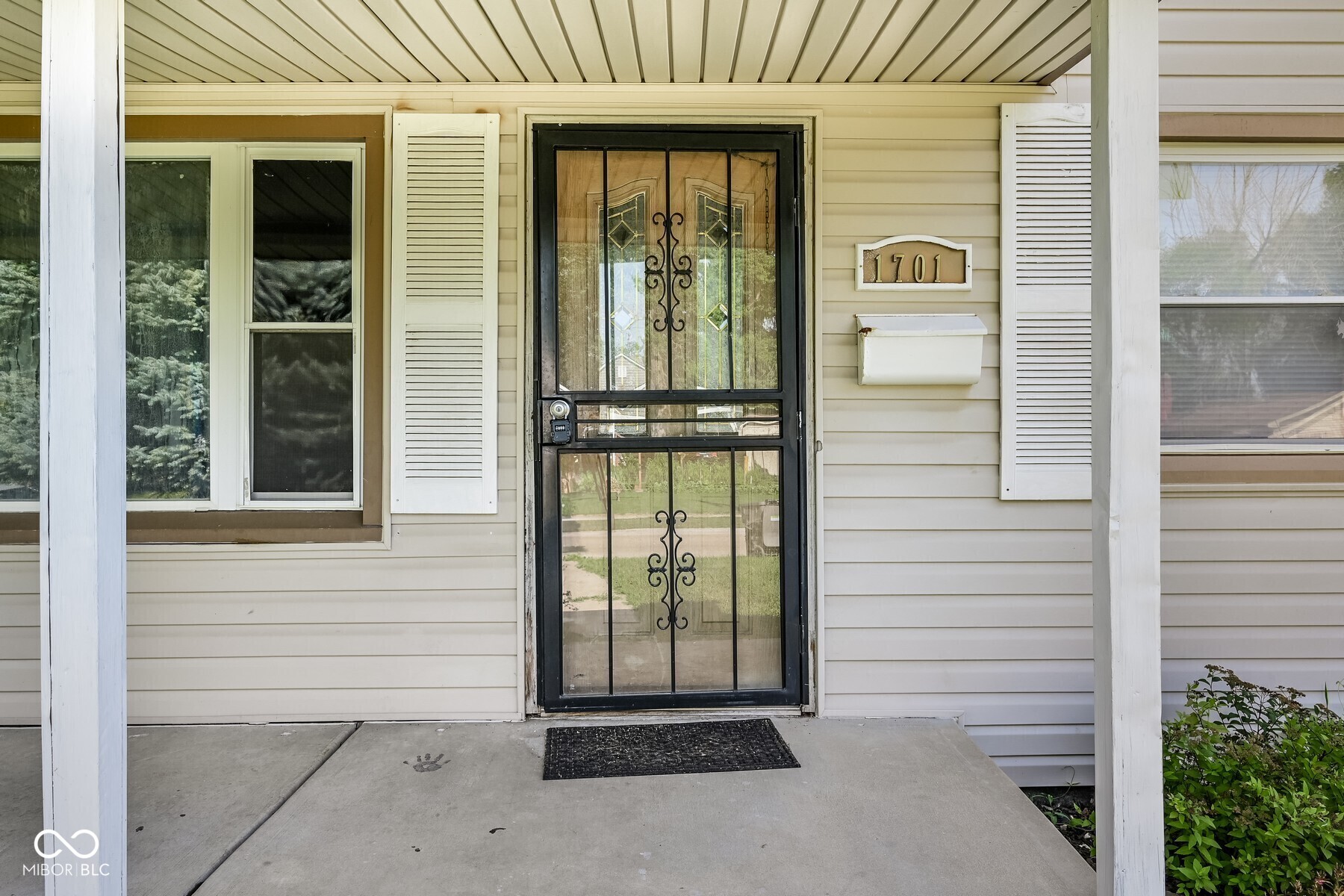 Property Photo: 1701 N Gladstone Avenue IN 46218