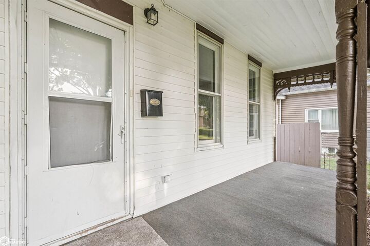 Property Photo:  1219 N 7th Street  IA 52601 