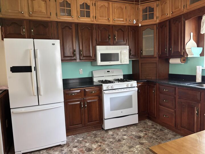 Property Photo:  707 W Jane Street  MI 48706 