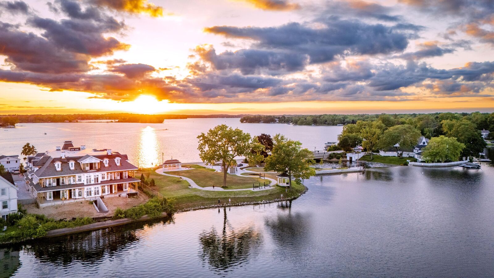 Property Photo:  503 N Lake Rd 3  WI 53066 