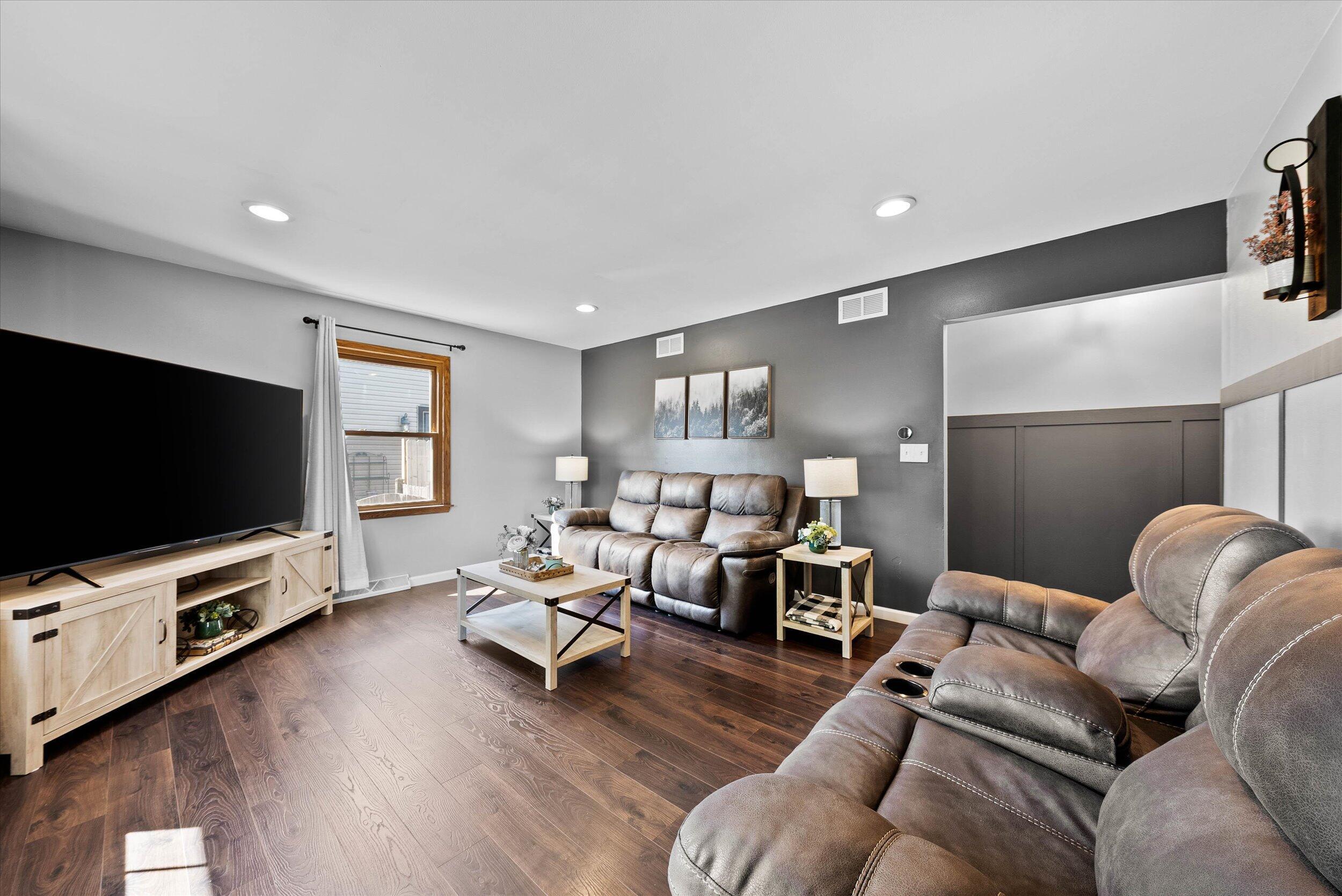 Property Photo: 1938 Woodlawn Ave WI 53090