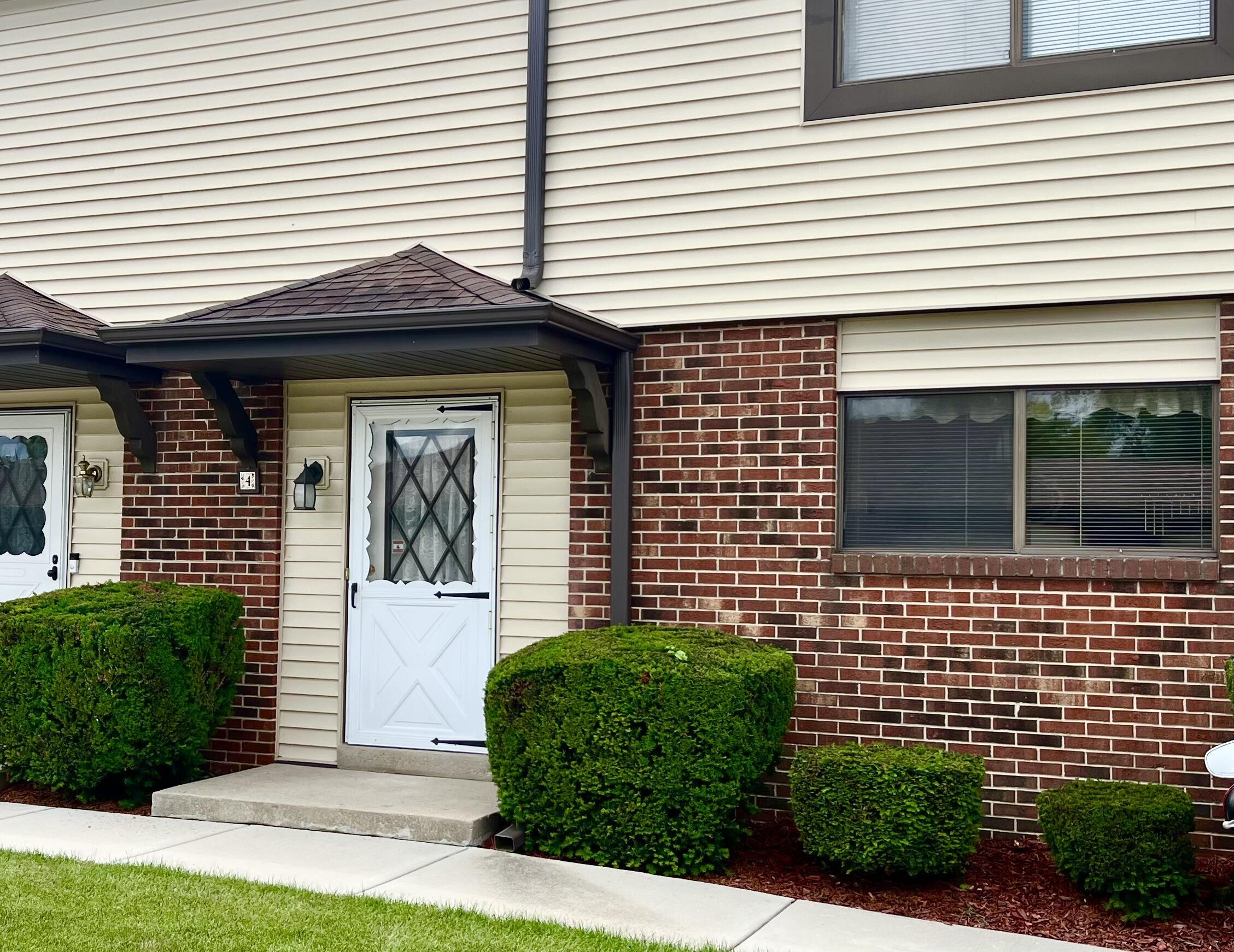 5803 Cambridge Cir 4  Mount Pleasant WI 53406 photo