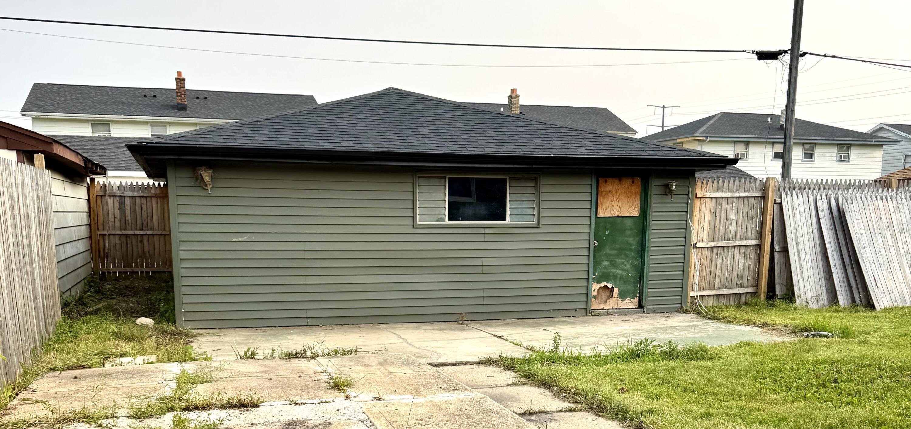 Property Photo: 6655 W Brentwood Ave WI 53223