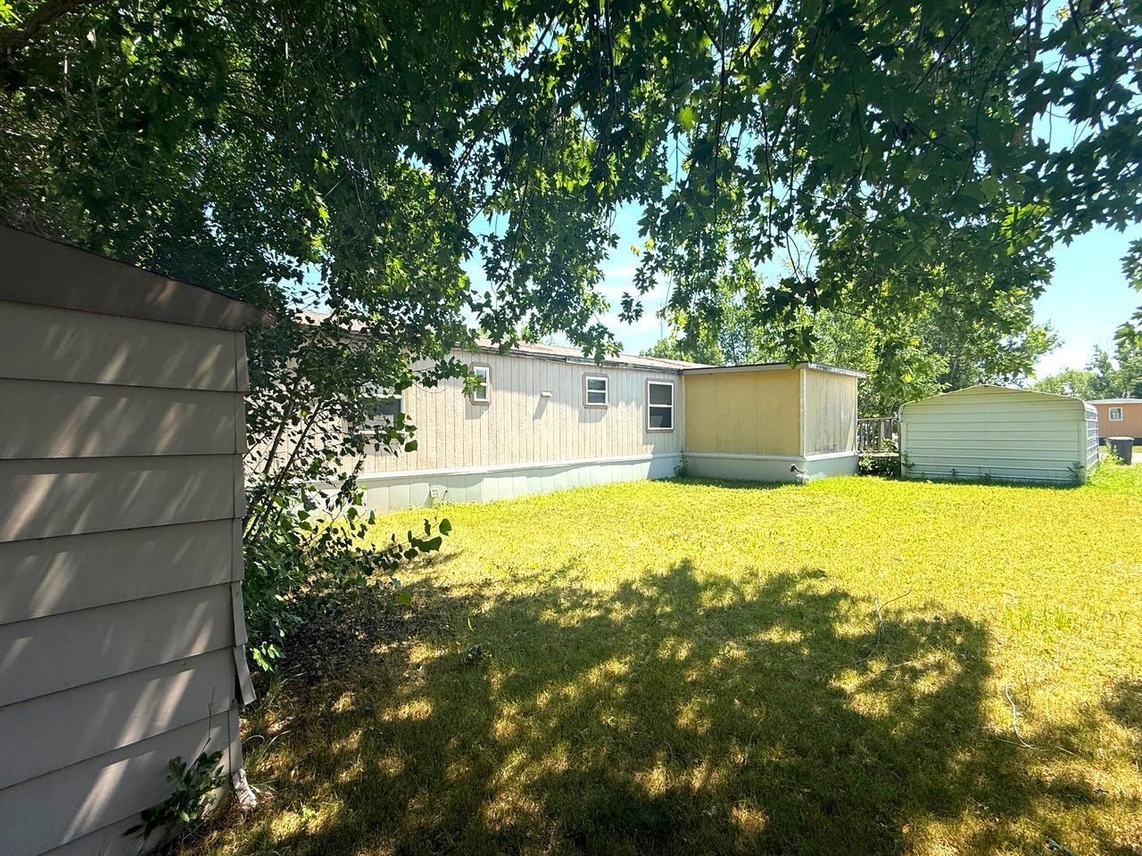 Property Photo: 1013 Adams Ave ND 58701-0000