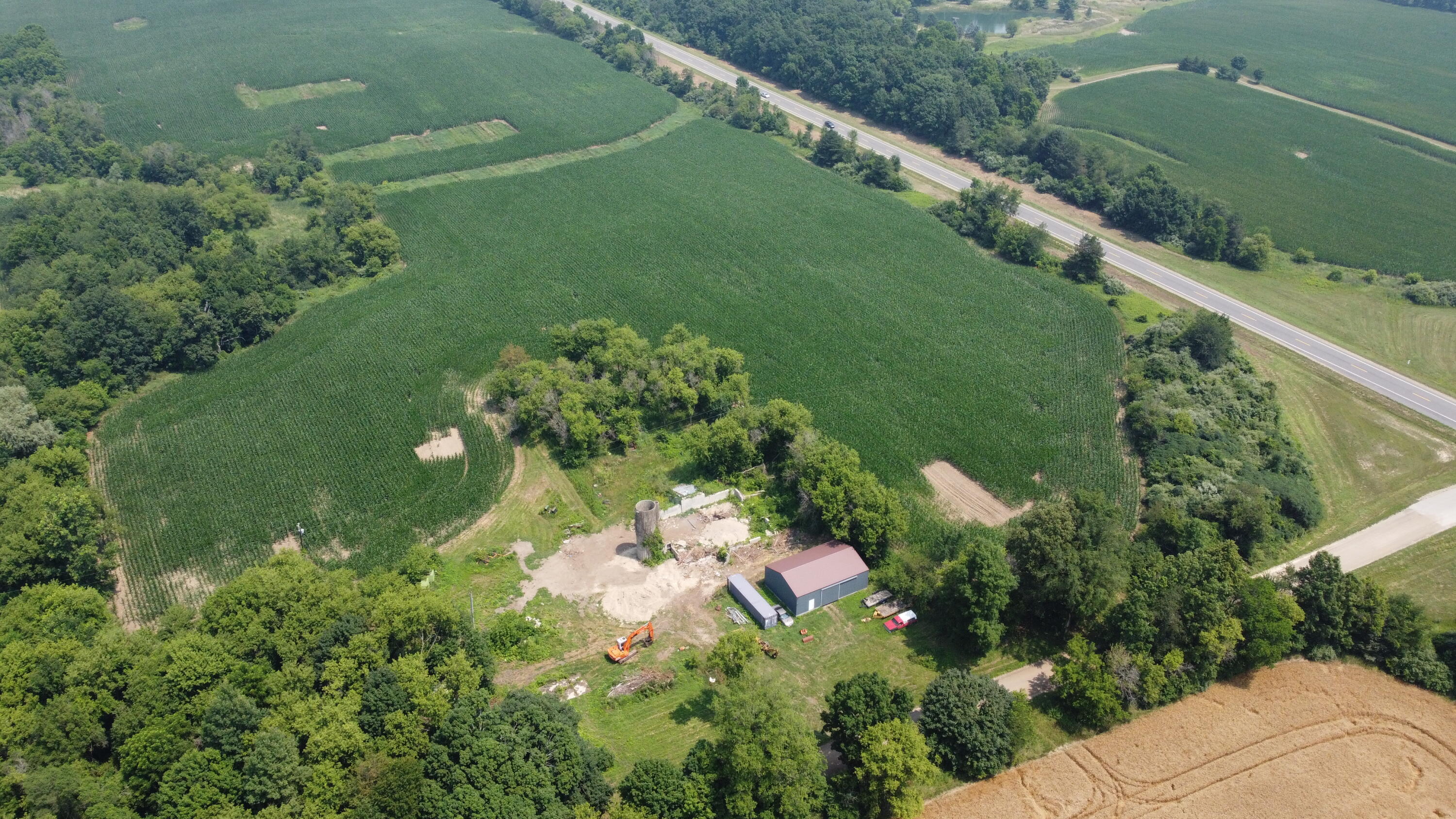 Property Photo: 20664 Allen Road MI 48158