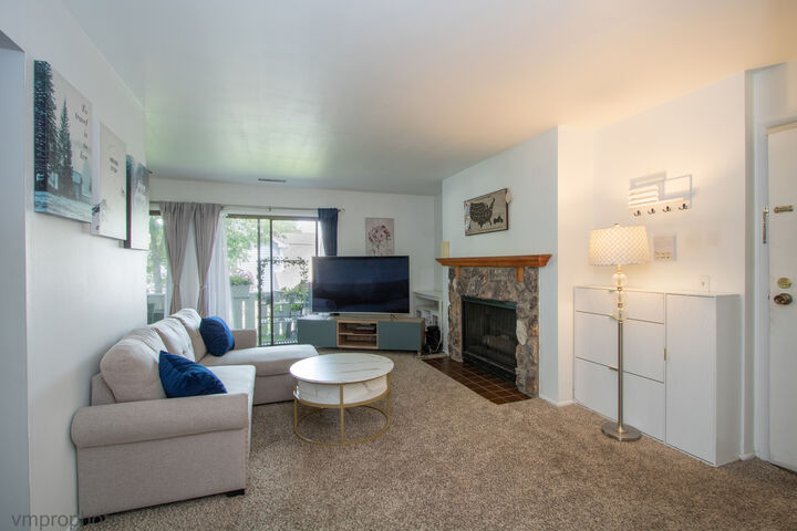 Property Photo:  1418 Seven Pines Road C2  IL 60193 