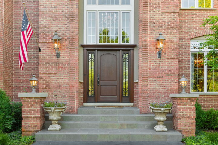 Property Photo:  110 Hillshire Drive  IL 60010 