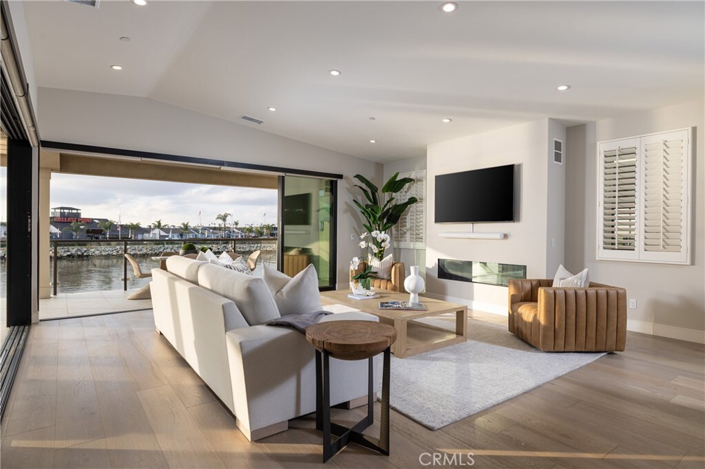 Property Photo:  205 Ocean Place  CA 90740 