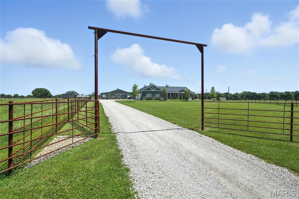 Property Photo: 219 Fieth Road MO 63379