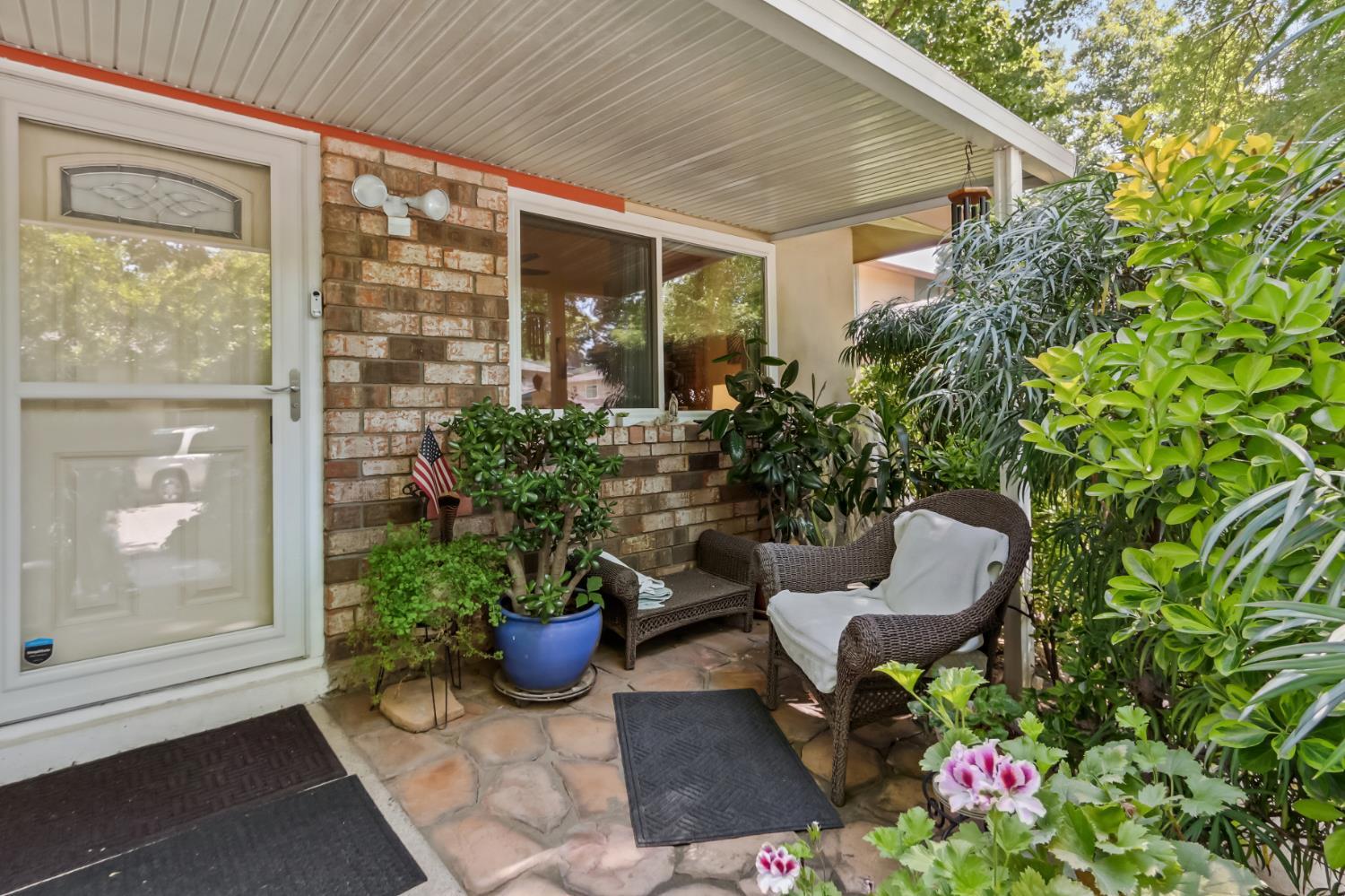 Property Photo: 5136 Connecticut Drive 1 CA 95841