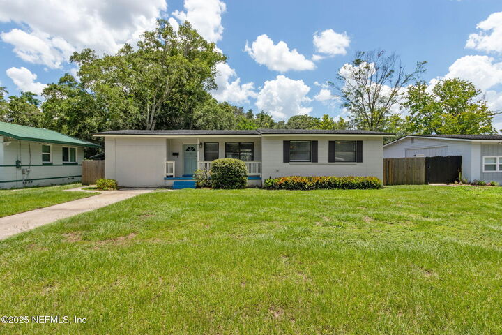 Property Photo: 6538 Pine Summit Drive FL 32211
