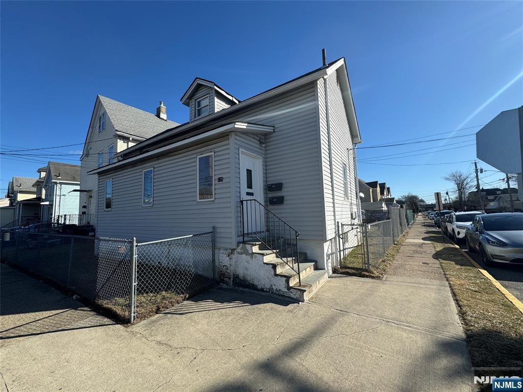 Property Photo:  125 Kansas Street  NJ 07601 