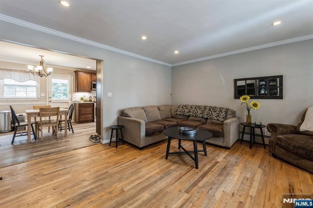 Property Photo:  433 Midland Avenue  NJ 07442 