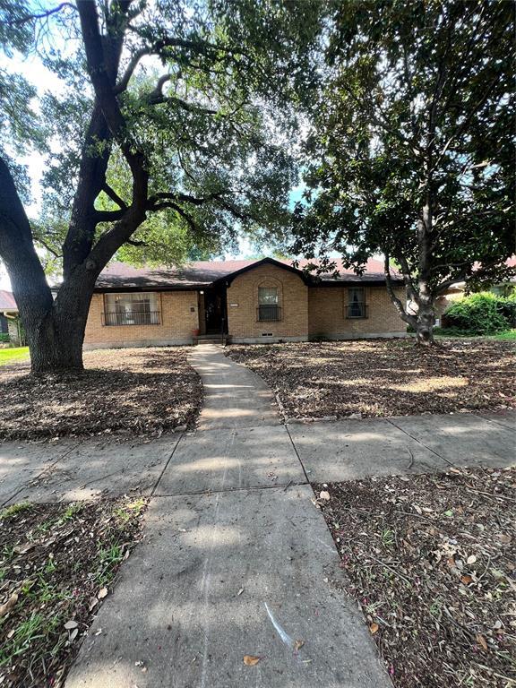 Property Photo: 527 E Polk Street TX 75081