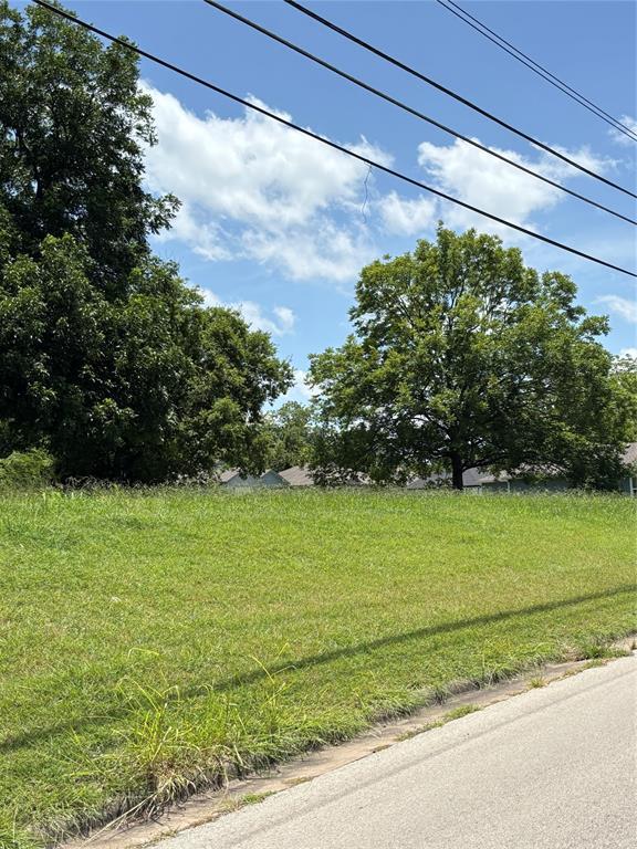Property Photo: 1612 Wright Street TX 75401