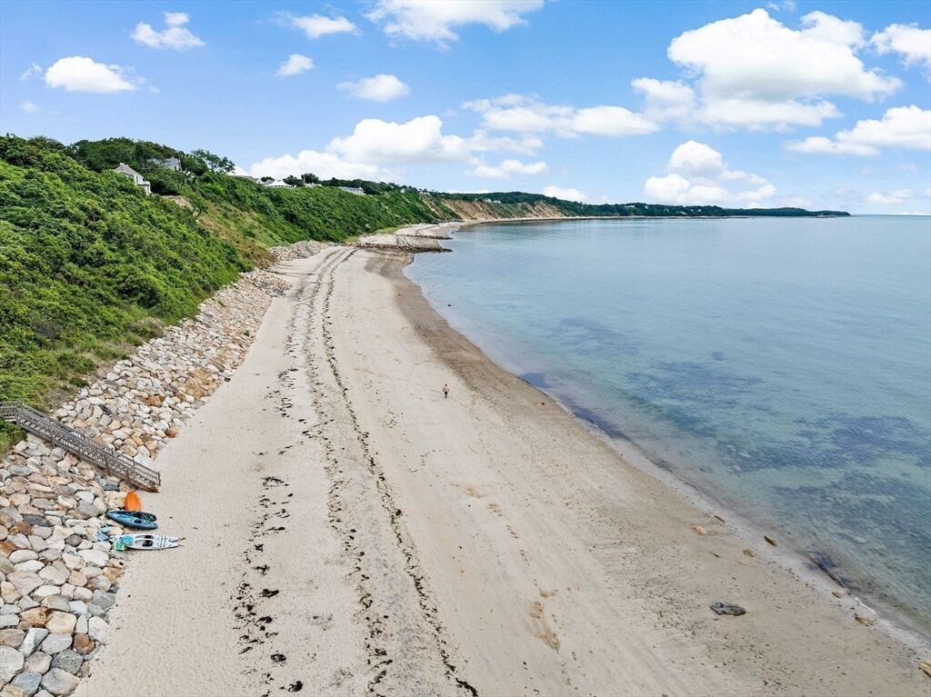 Property Photo: 15 Nonantum Rd MA 02360