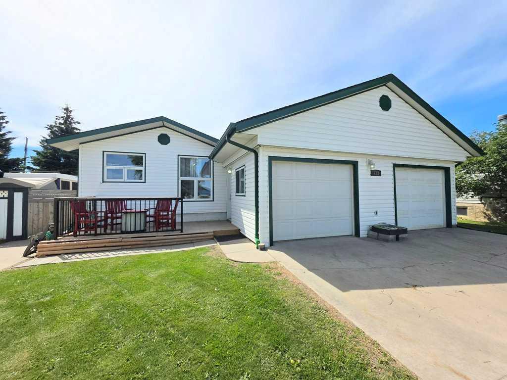 Property Photo: 713 6 Avenue NE AB T0G 2A2