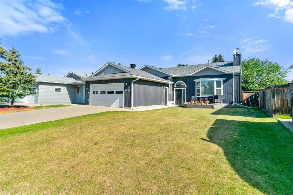 Property Photo: 4413 54 Avenue AB T0H 3N0