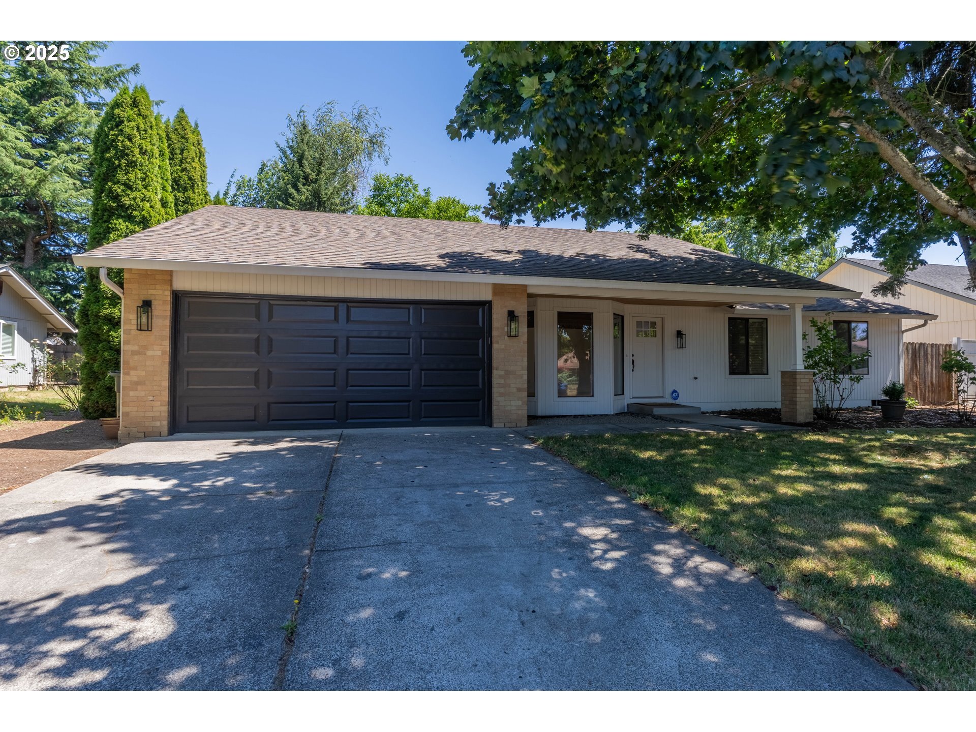 Property Photo: 10405 NW 24th Ave WA 98685