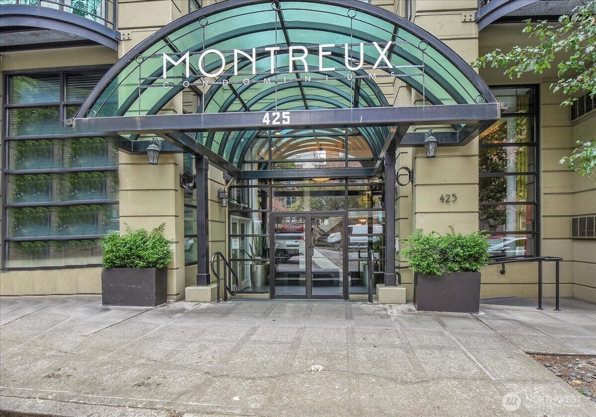 425  Vine Street 614  Seattle WA 98121 photo