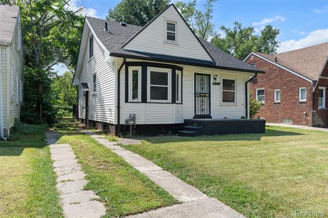 Property Photo: 17631 Kentfield Street MI 48219