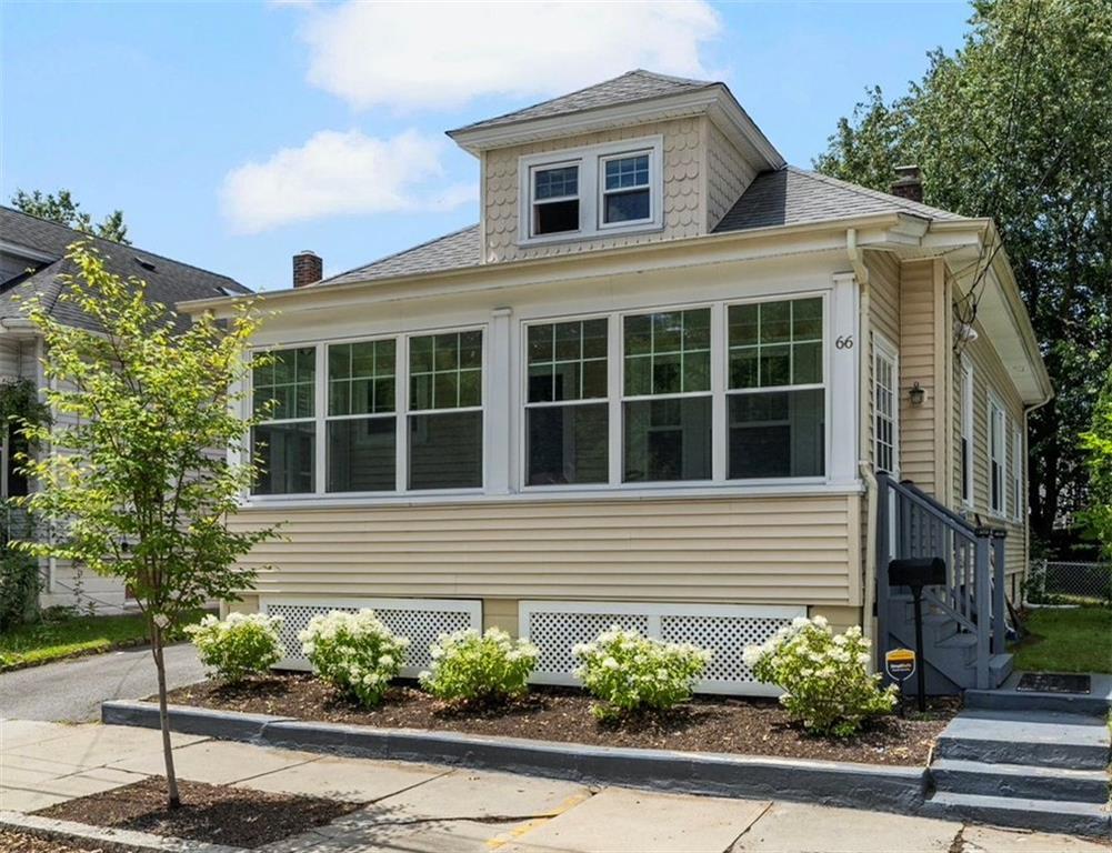 Property Photo:  66 Grosvenor Avenue  RI 02908 