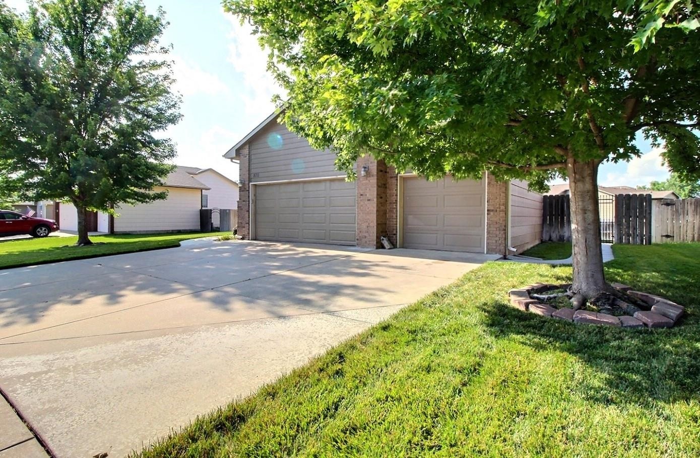 Property Photo: 870 E Winding Lane St KS 67037