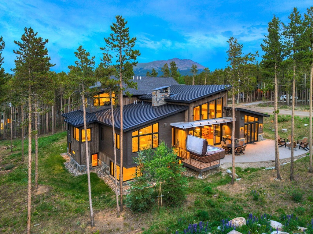 Property Photo:  141 Sawmill Run Drive  CO 80424 