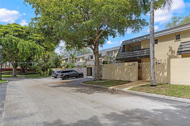 Property Photo: 8713 SW 137th Ave 8713 FL 33183