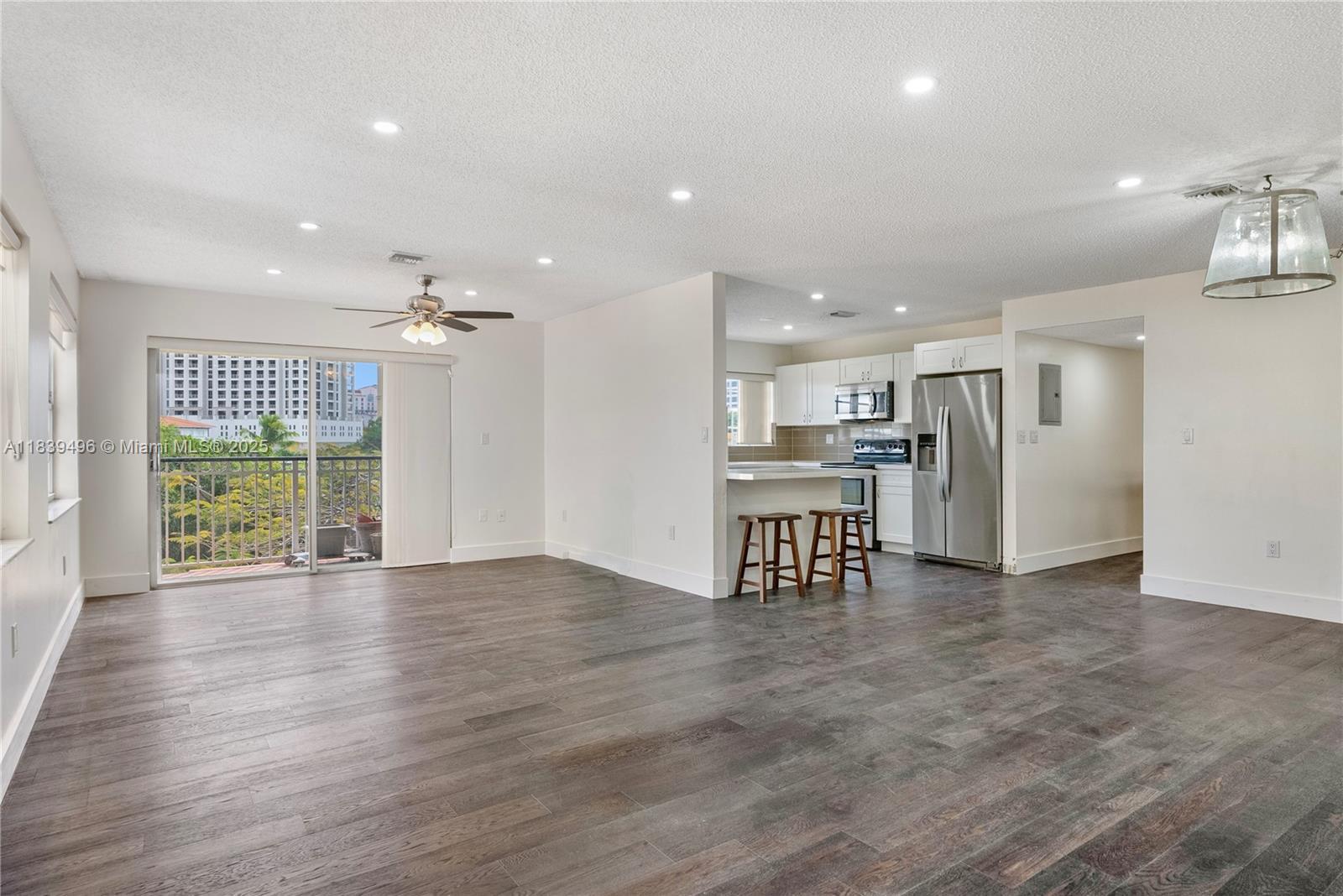Property Photo: 37 Majorca Ave 401 FL 33134