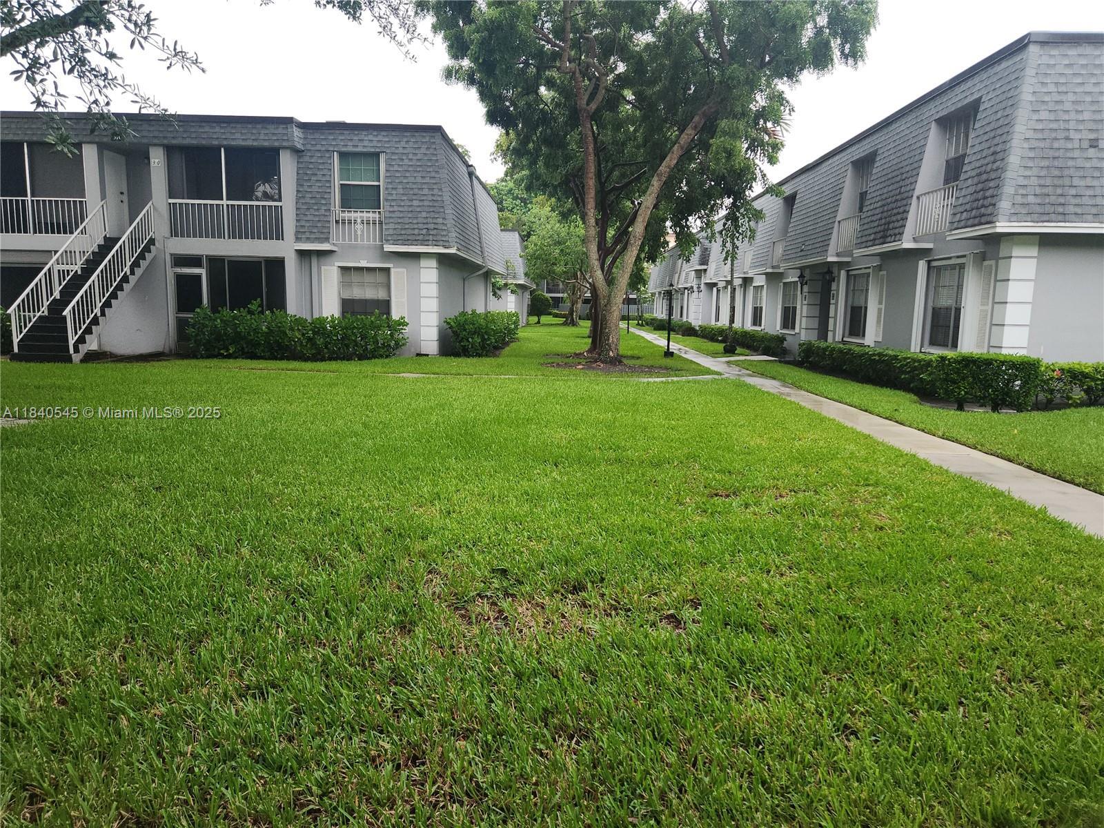 Property Photo: 318 NW 69th Ave 190 FL 33317