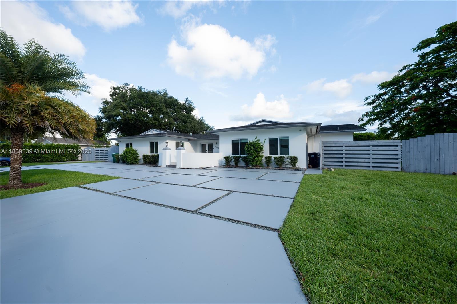 10860 SW 116th St  Miami FL 33176 photo