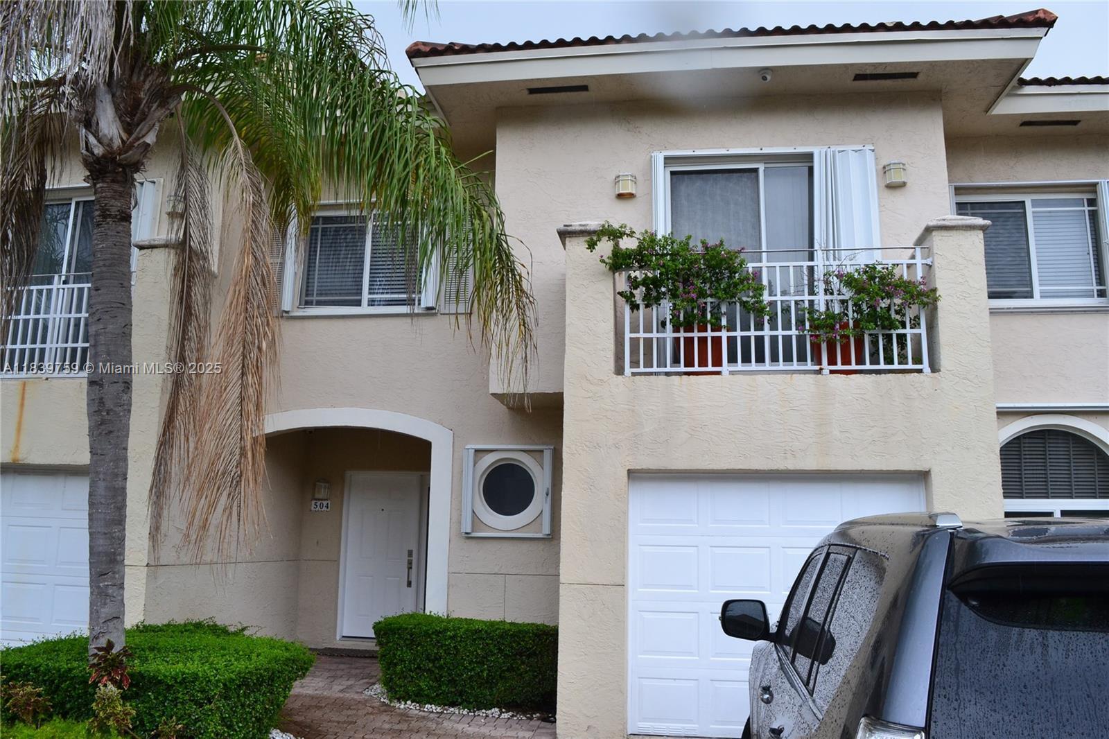 Property Photo: 10190 SW 88th St 504 FL 33176