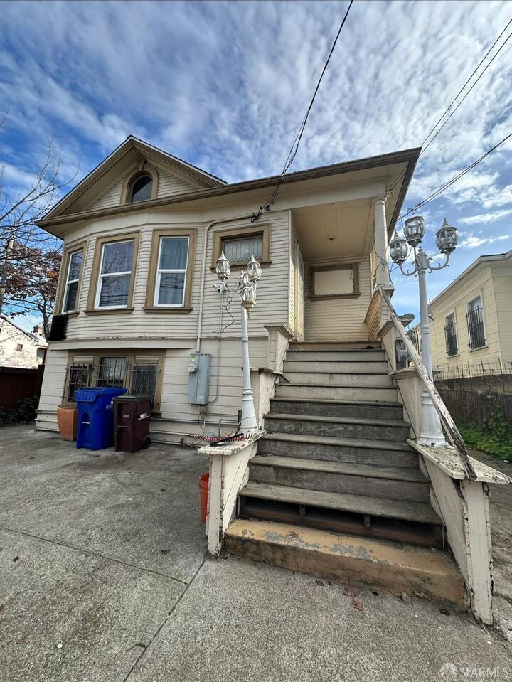 Property Photo:  2140 27th Avenue  CA 94601 