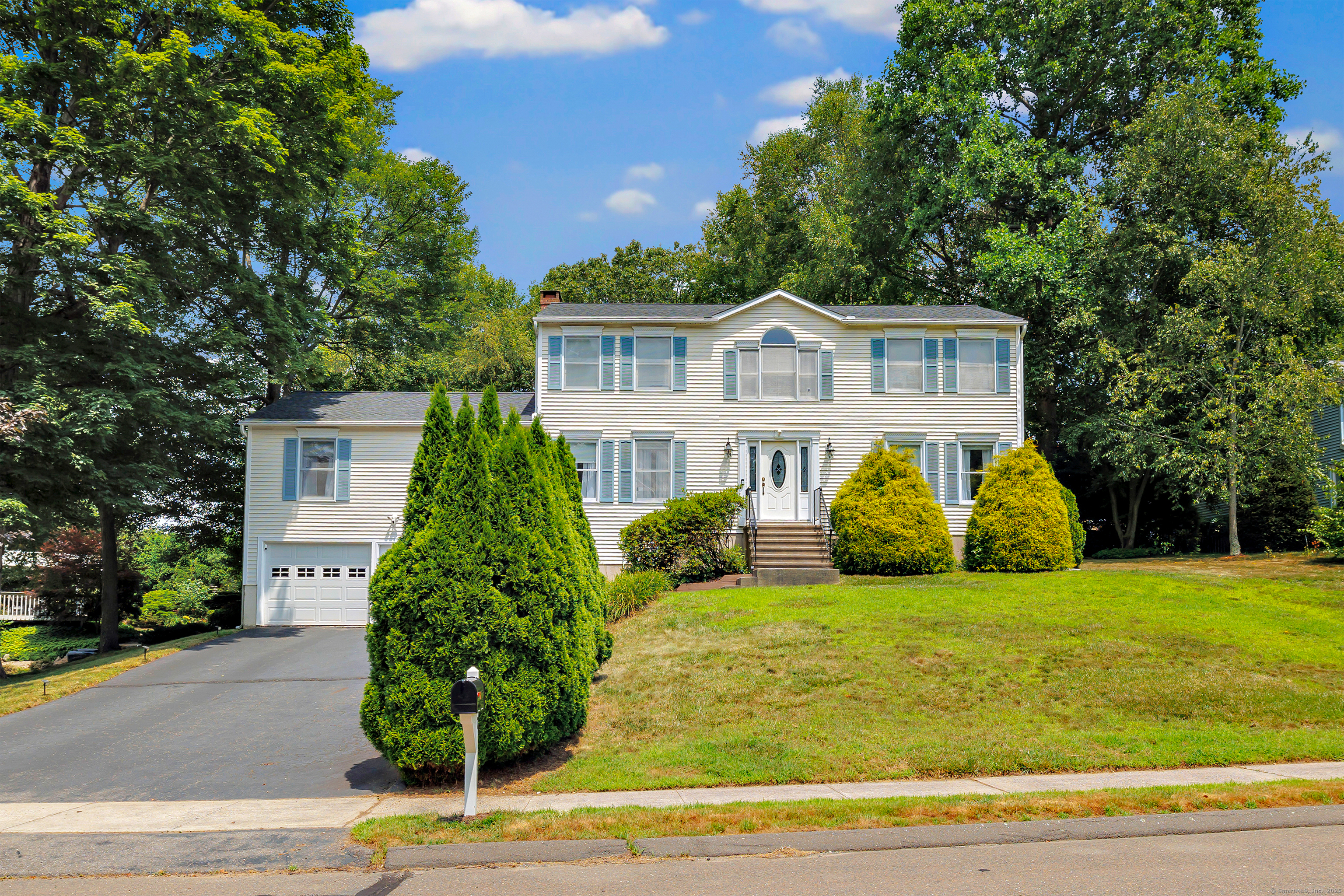 Property Photo:  7 Amber Drive  CT 06483 