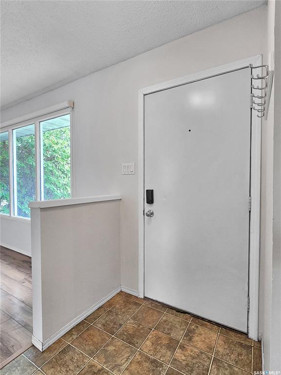 Property Photo: 514 Trent Crescent SK S7H 4T1