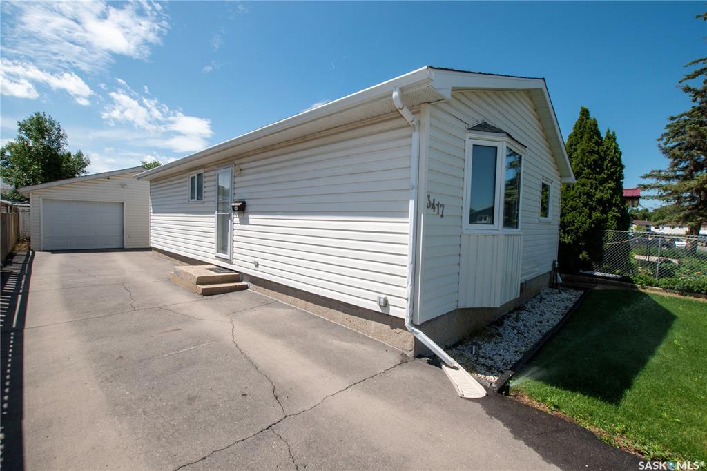 Property Photo: 3417 Diefenbaker Drive SK S7L 4V7