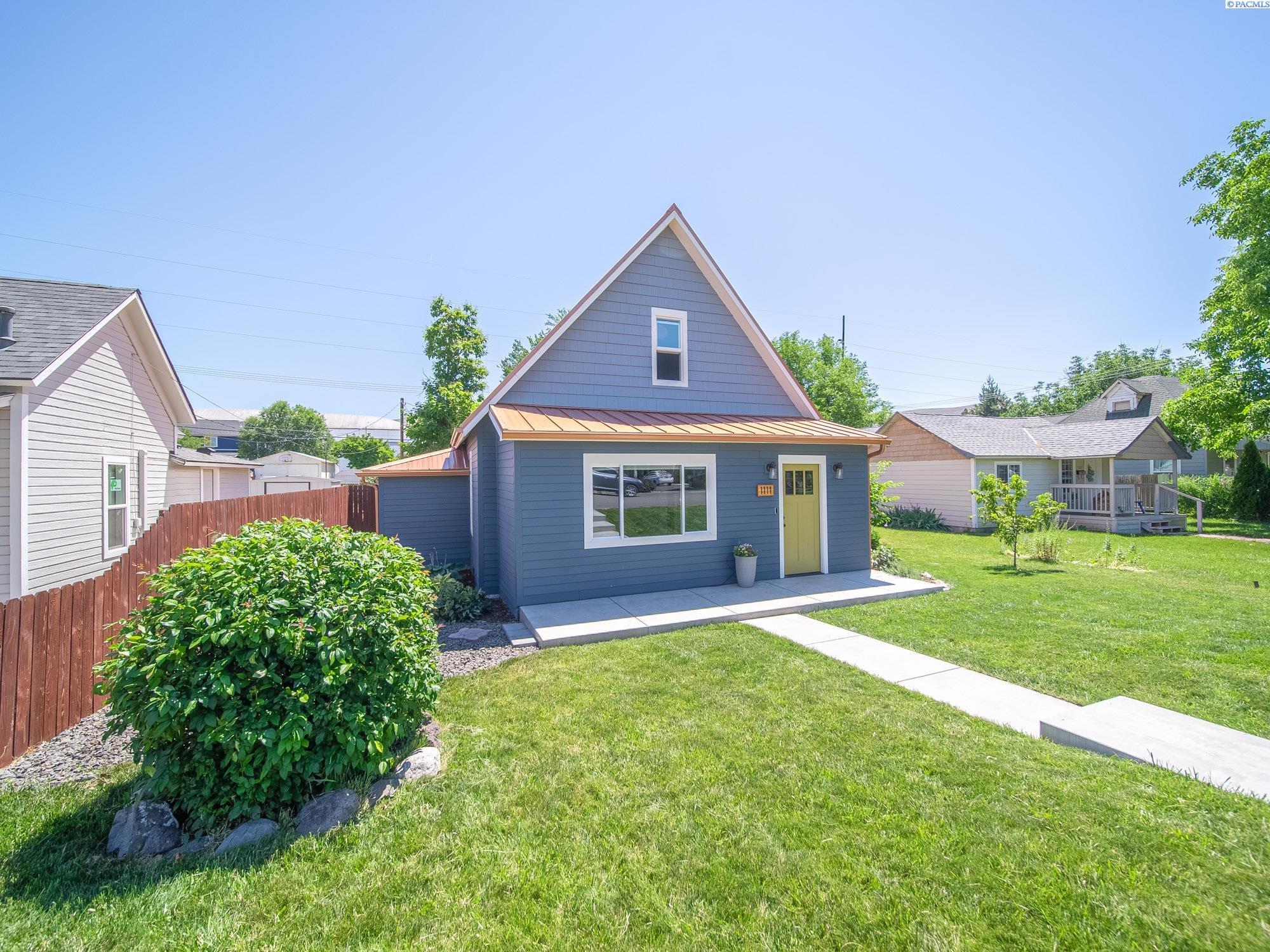 Property Photo: 1111 Sherman Ave WA 99350