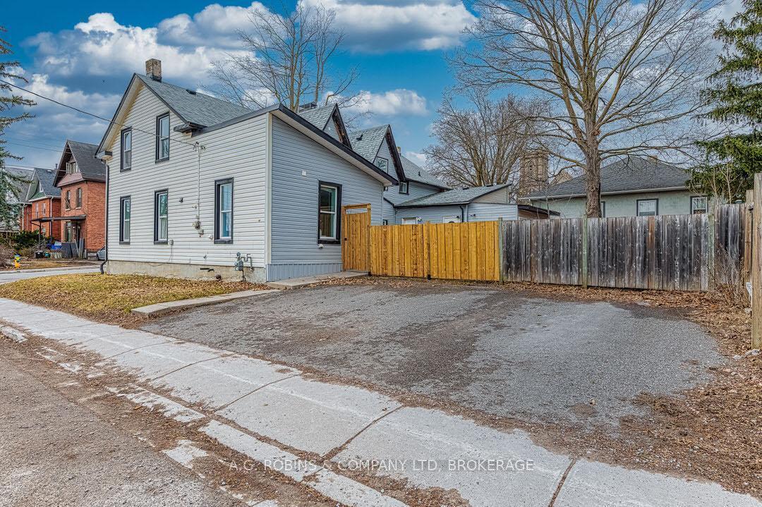 Property Photo: 284 Brock Street ON K9H 2R1