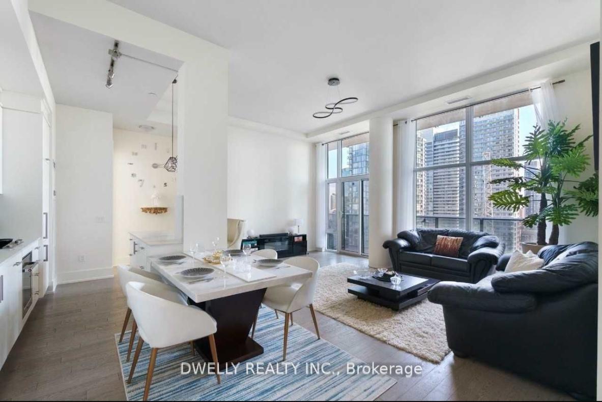 Property Photo:  330 Richmond Street W 2906  ON M5V 0M4 