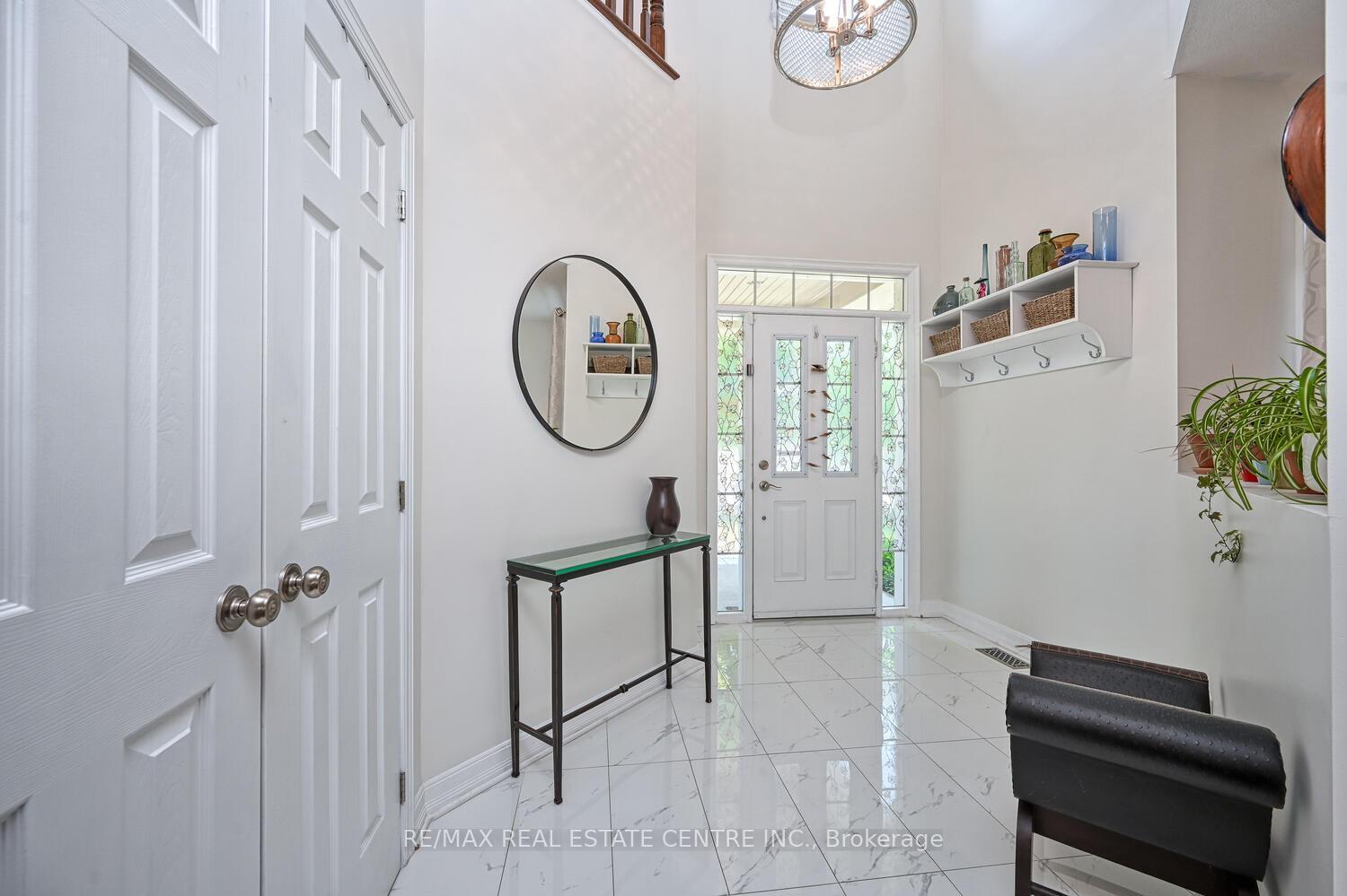 Property Photo: 544 Ravendale Way ON K2J 0G9