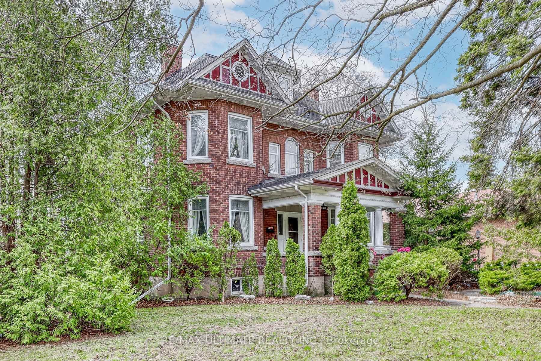 Photo de la propriété: 456 Manse Road ON M1E 3V8