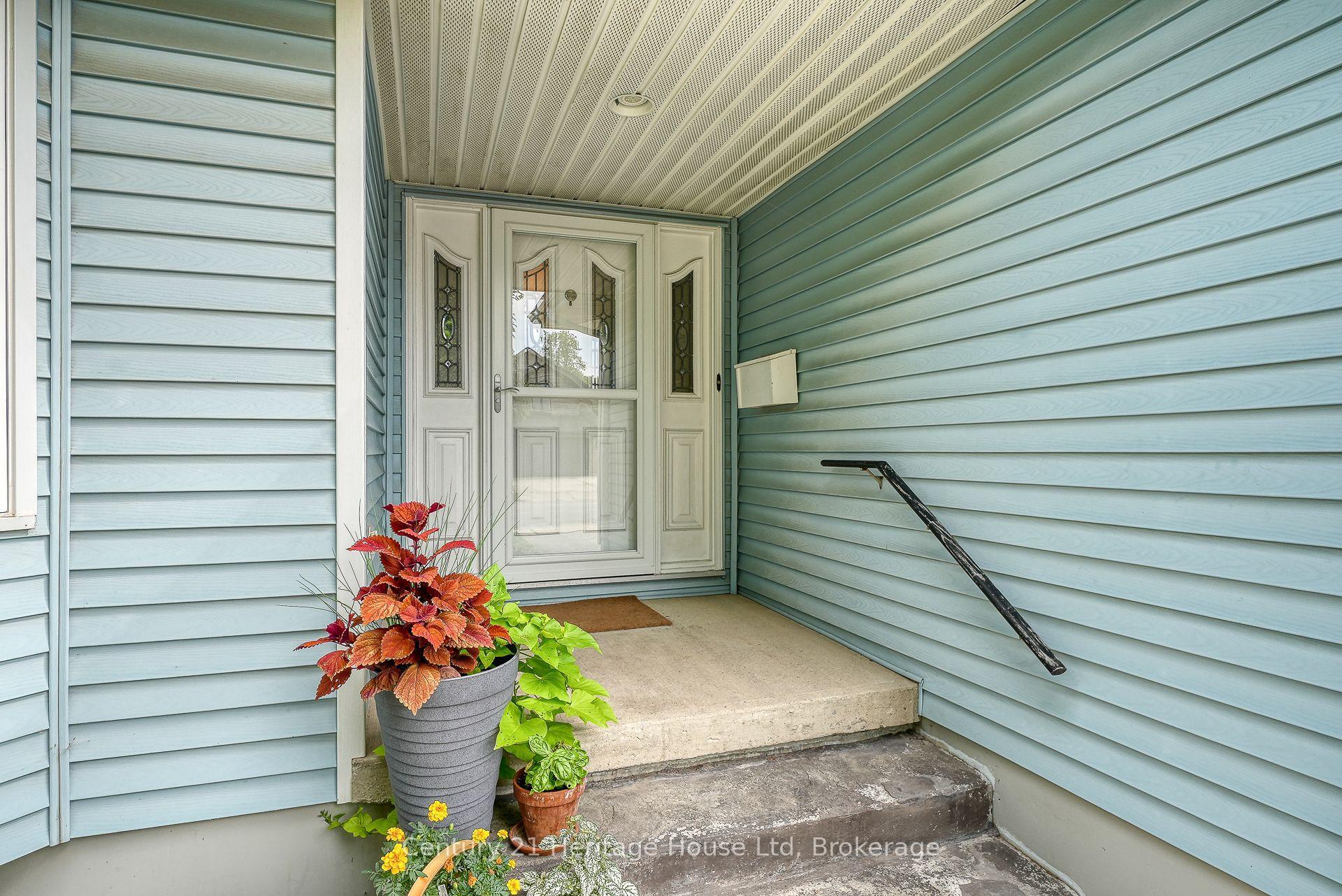Property Photo:  214 John Street S  ON N5A 7T3 
