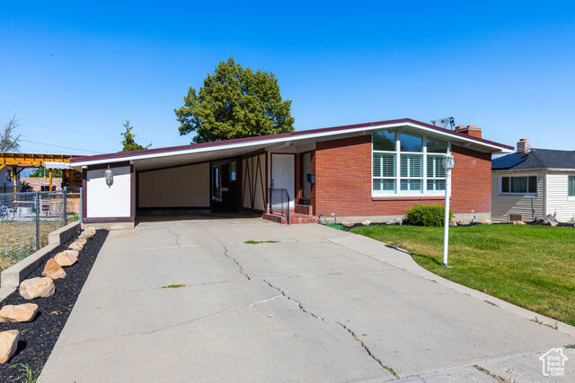 Property Photo: 184 S 200 E UT 84074