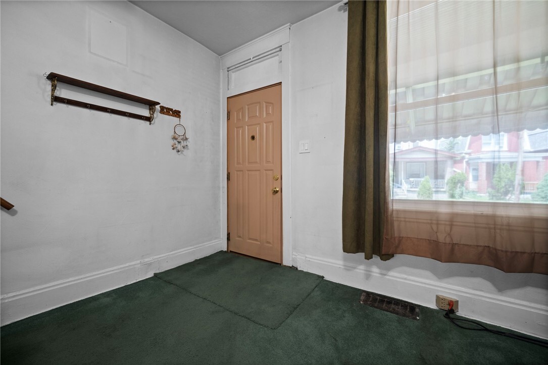 Property Photo: 328 Mathews Ave PA 15210