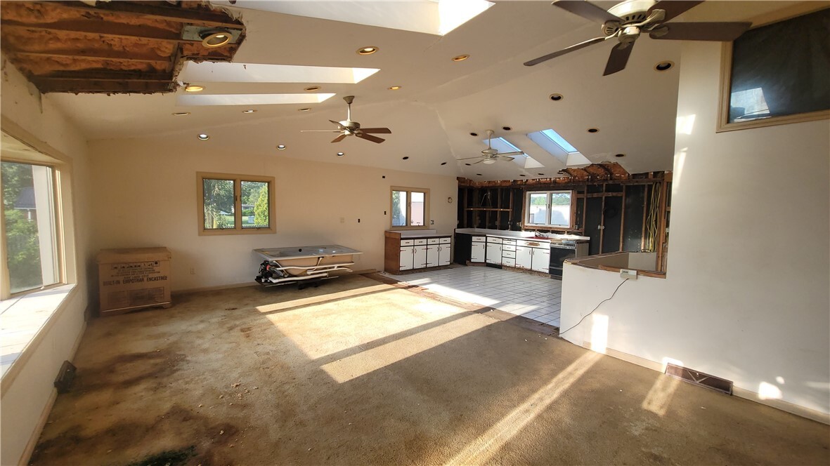 Property Photo: 1442 Greensburg Pike PA 15089