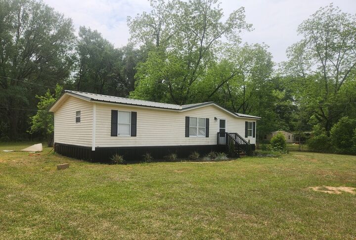Property Photo:  2610 North Ave  GA 31707 